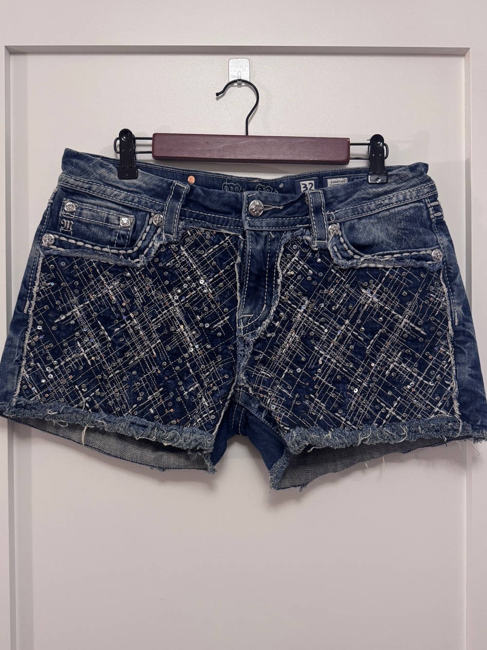 MISS ME Womens Signature Embellished Rhinestone 2 Sided Denim Cutoffs SHORTS 32